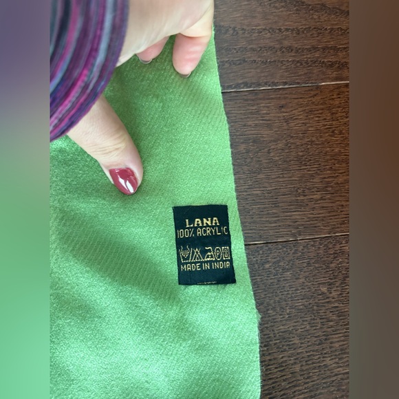 Beautiful shawl - Green Floral Women's Scarf - large shawl with embroidery - Picture 3 of 5